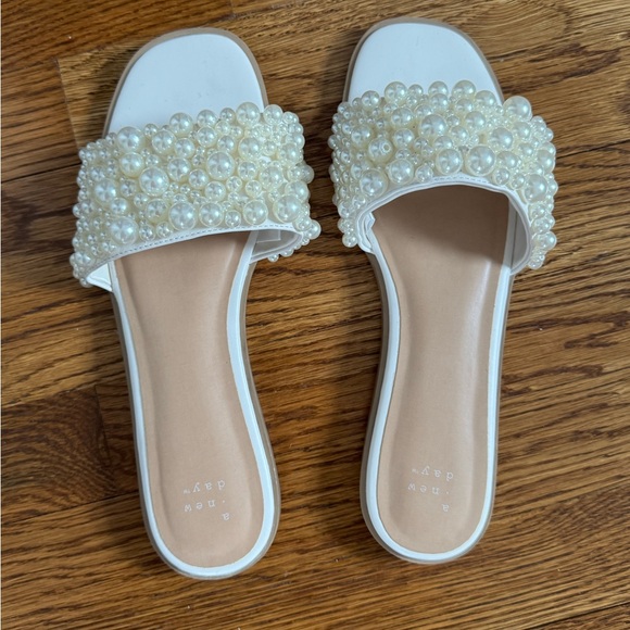 A New Day 9.5 Nylah Pearl Slide Sandals Cream - bridal wedding flat shoes - Picture 8 of 8